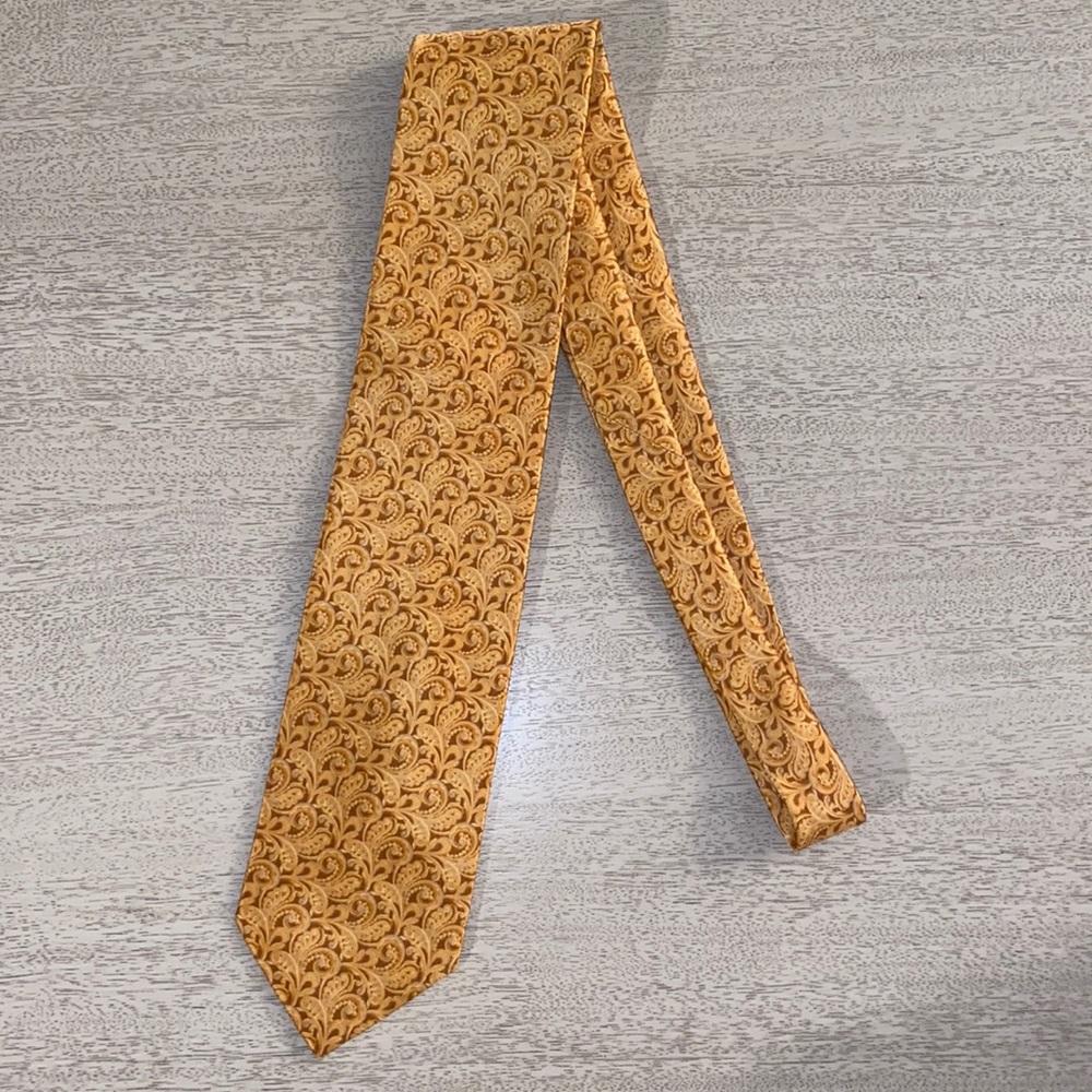 BRIONI 100% Silk Italian Men's Tie - Golden Yellow